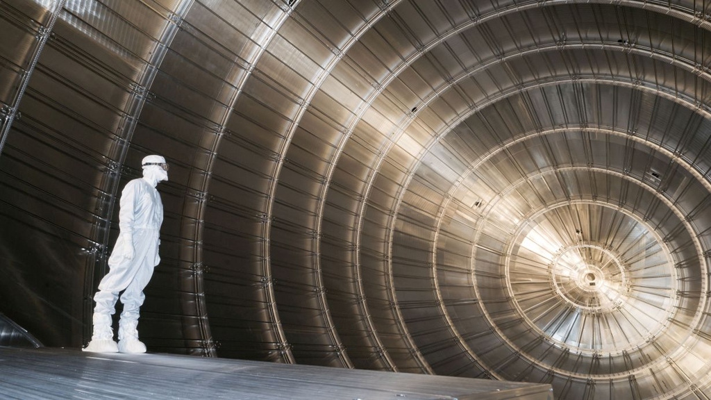 The KATRIN neutrino experiment conducted at KIT generates large quantities of data. The NFDI ensures that this data remains available for future research questions in other disciplines as well. (Photo: Markus Breig, KIT)
